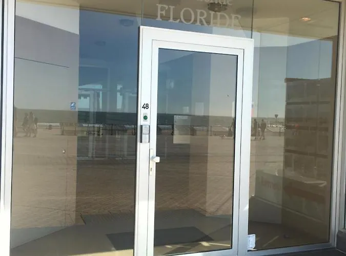 Penthouse Seafront אוסטנדה